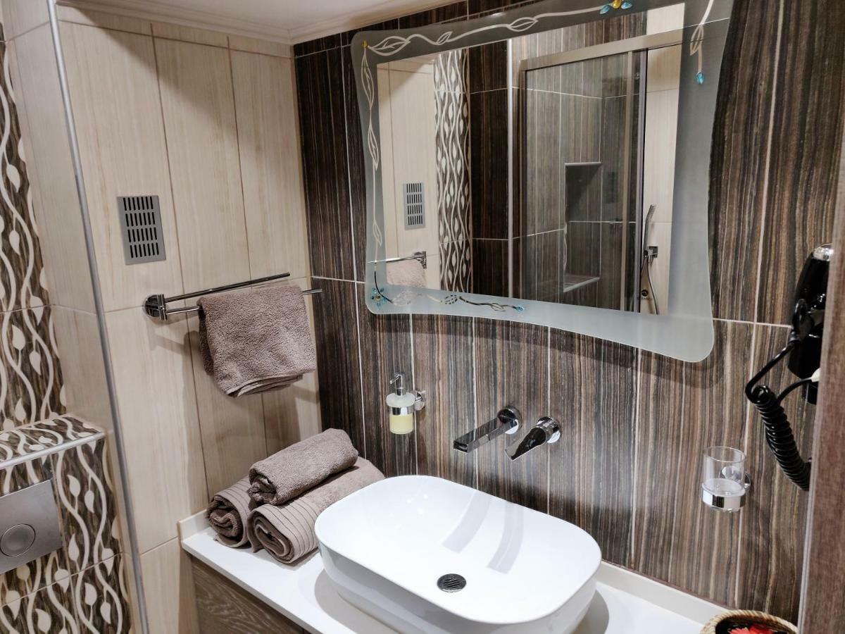 Agias Sofias Street Luxurious Studio Thessaloniki Exterior photo